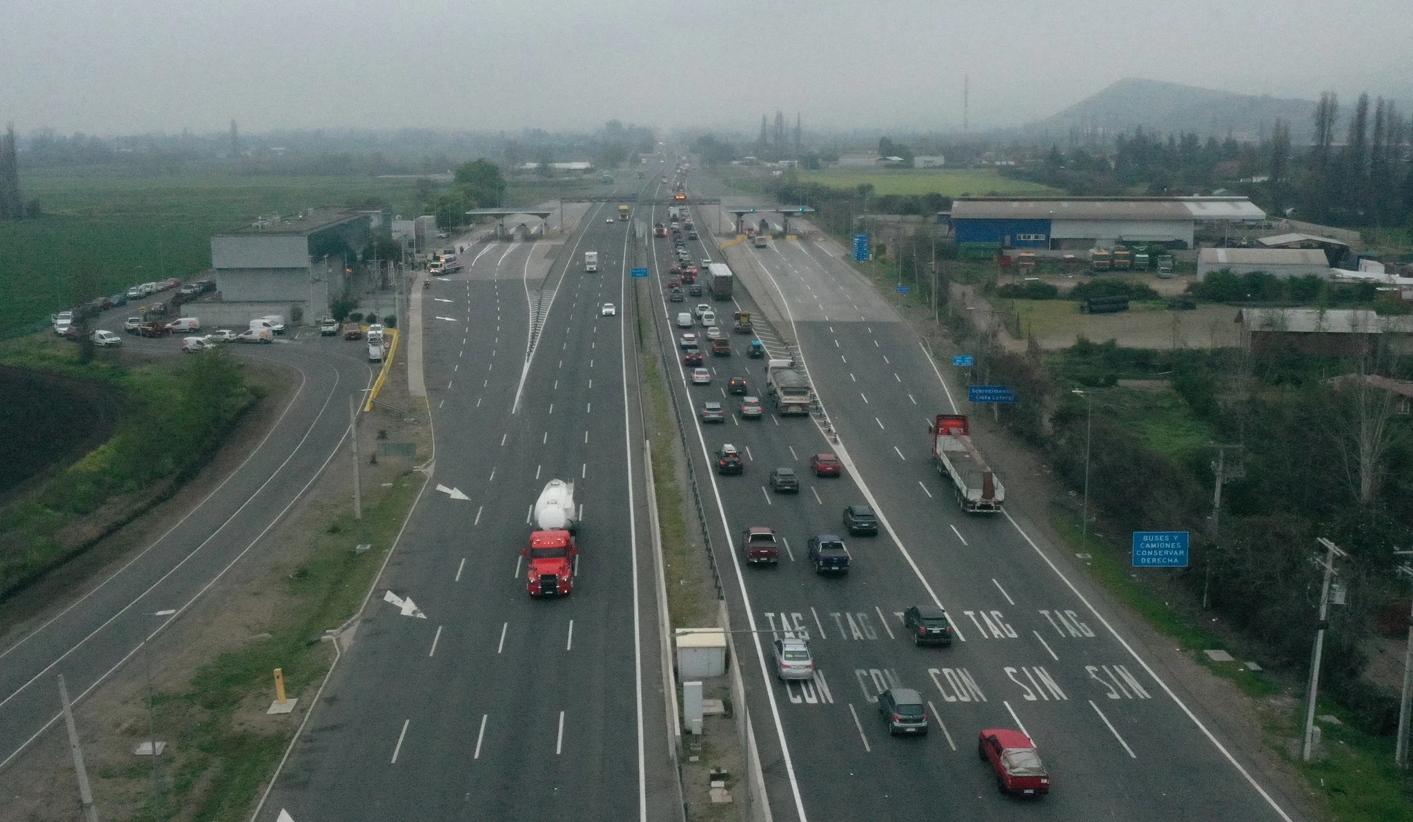 AUTORIDADES Y VÍASCHILE ESTIMAN SALIDA DE MÁS DE 30 MIL VEHÍCULOS EN JORNADA DEL 17 DE SEPTIEMBRE CON HORARIOS PUNTA ENTRE LAS 12 Y 18 HORAS
